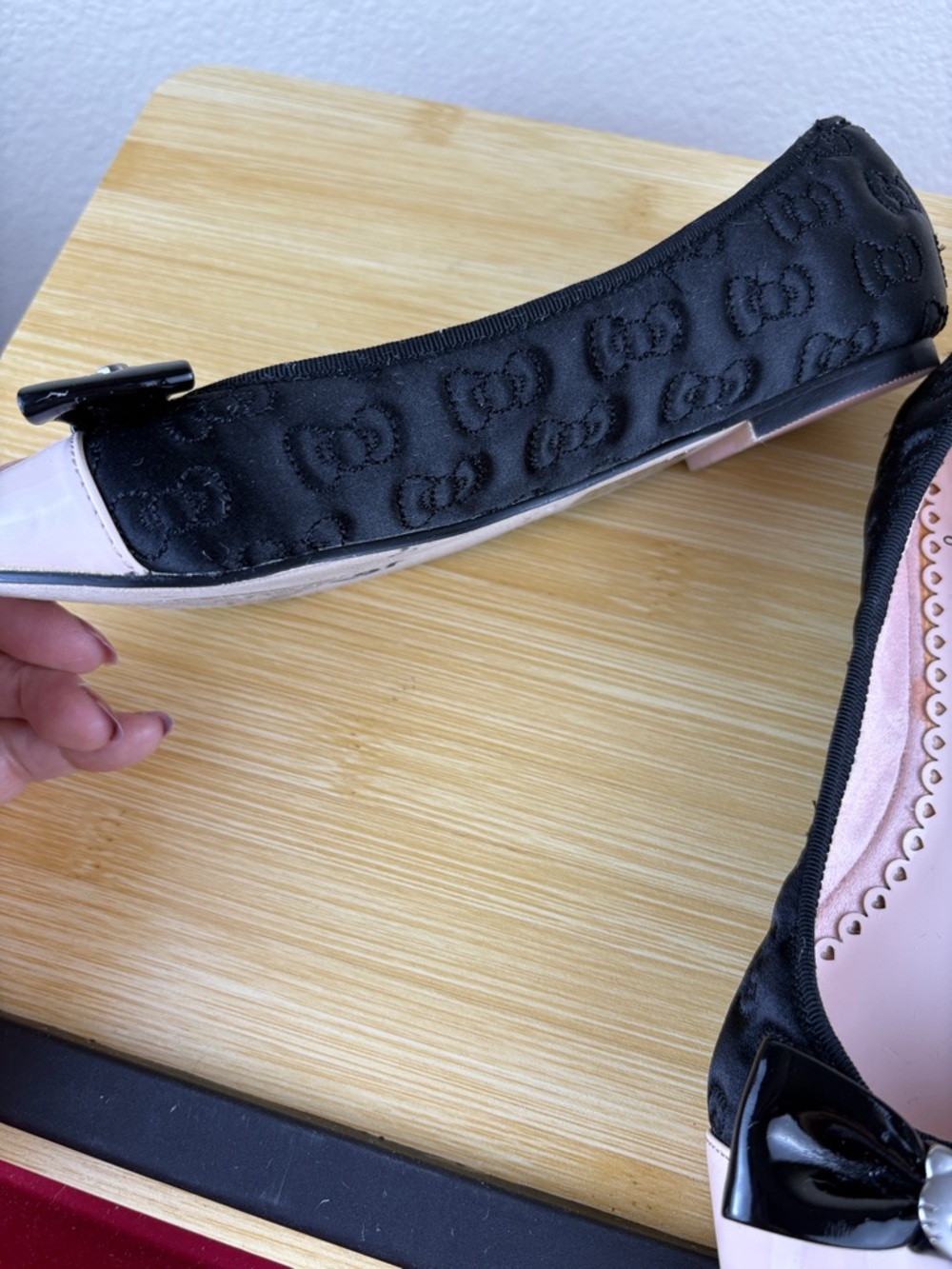 Hello Kitty Sanrio Patent Pink And Black Flats Kitty Charm Shoes 6 NEW RARE VTG - Picture 10 of 13